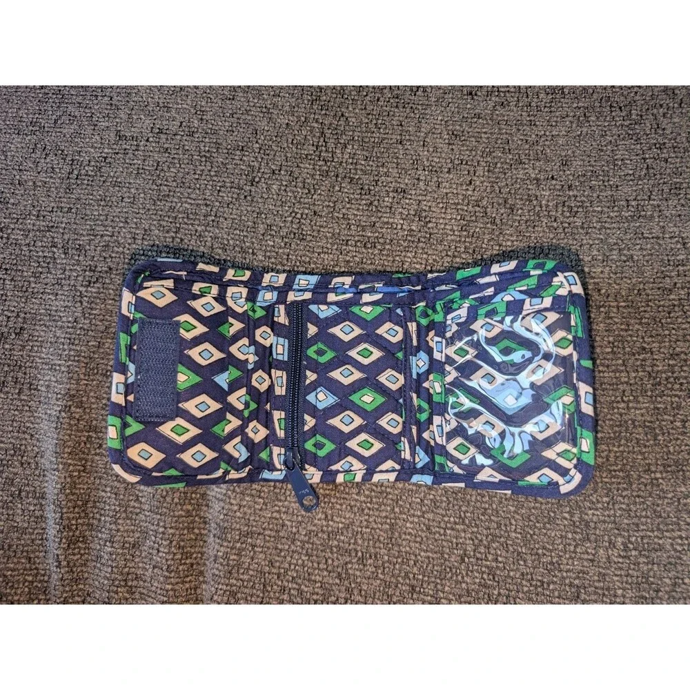Vera Bradley Quilted Cotton Wallet Bifold Women's Blue Pattern ID Holder - Picture 2 of 5